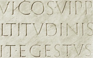 Detalle inscripción Columna Trajana
